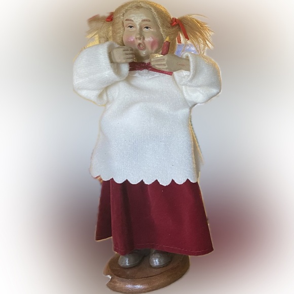 Set of 4 vintage Festive Caroler Figurines - Picture 3 of 3